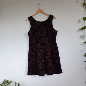 Fit and flare dress, velvet details